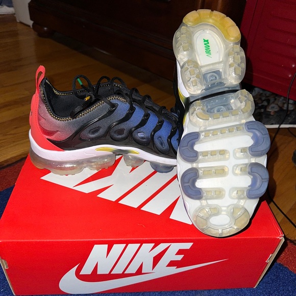 Nike Vapormax Plus Live Together Play Together men’s size 11 - Picture 4 of 4